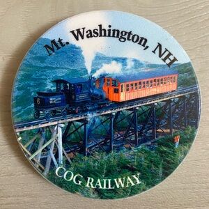 🔶 {4/$12} Mt. Washington N.H. Cog Railway Souvenir Fridge Magnet